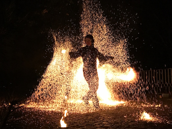 03a=feuer funken feuer show